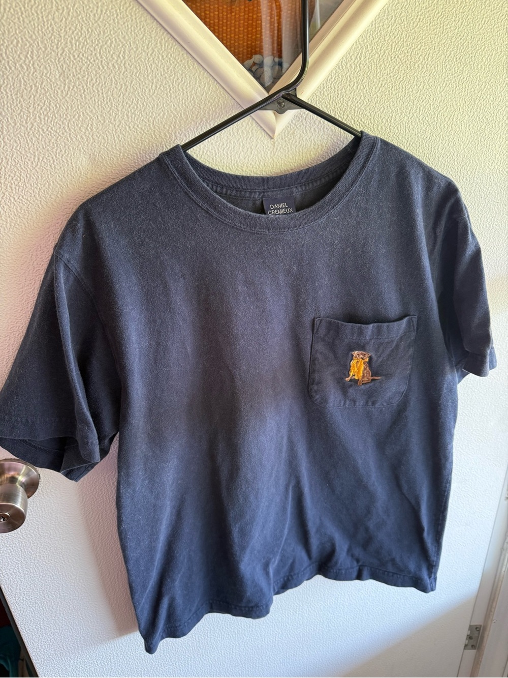 Daniel Cremieux Men’s Navy Pocket T-Shirt Embroidered Dog in Yellow Scarf Size M